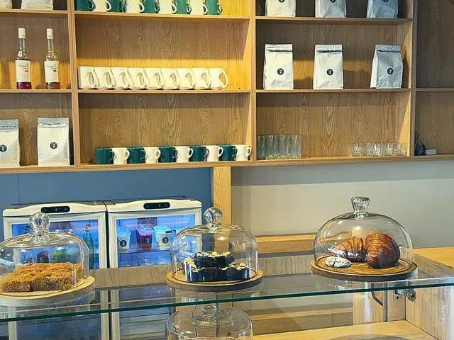 ویترین دسر و شیرینی